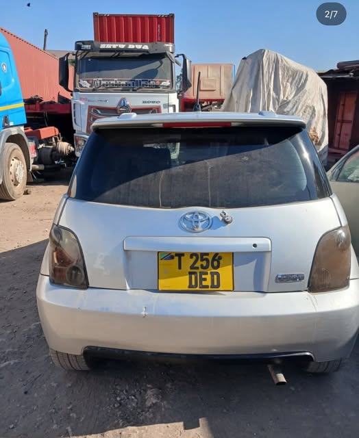Magari IST 2005 lipo Dar es Salaam