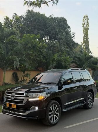 Bei Ya Toyota Land Cruiser V8 2015 Sokoni Dar es Salaam Tanzania