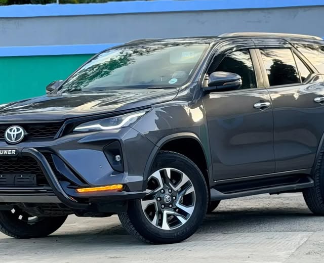 Magari Fortuner 2024 lipo Dar es Salaam