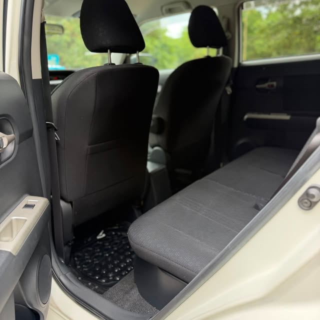 Toyota Rumion bei poa sokoni Arusha Tanzania