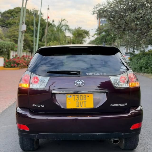 Price Toyota Harrier 2005 for Sale in Dar es Salaam
