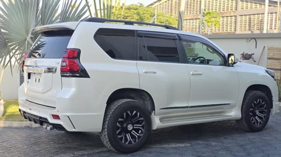 Toyota Land Cruiser Prado 2016 Inauzwa Dar es Salaam Tanzania
