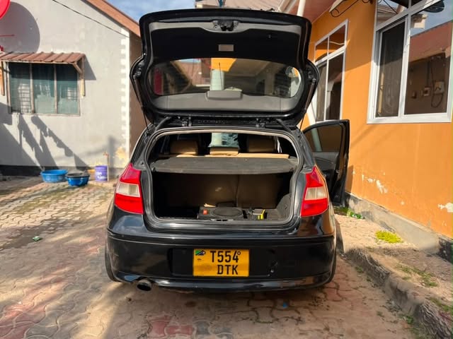 BMW 1 Series 2007 Inauzwa Dar es Salaam Tanzania