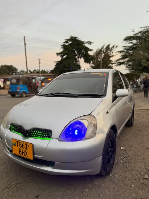 Toyota Vitz 2003 Inauzwa Arusha Tanzania