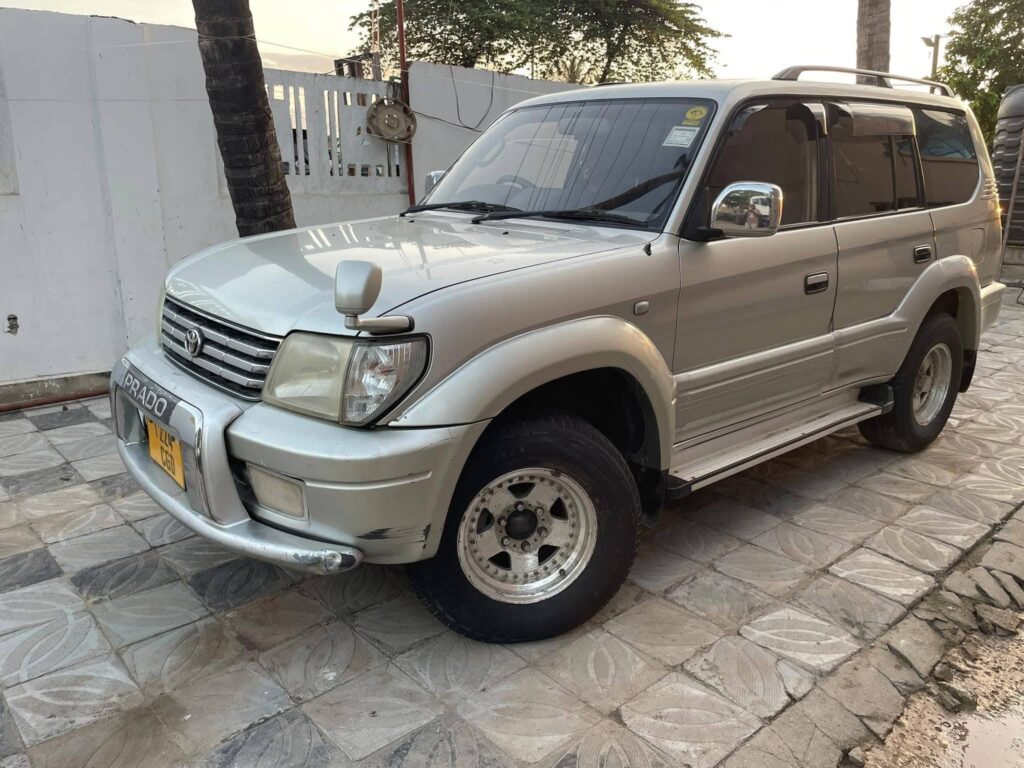 Used Toyota Land Cruiser Prado 2001 for Sale in Dar es Salaam