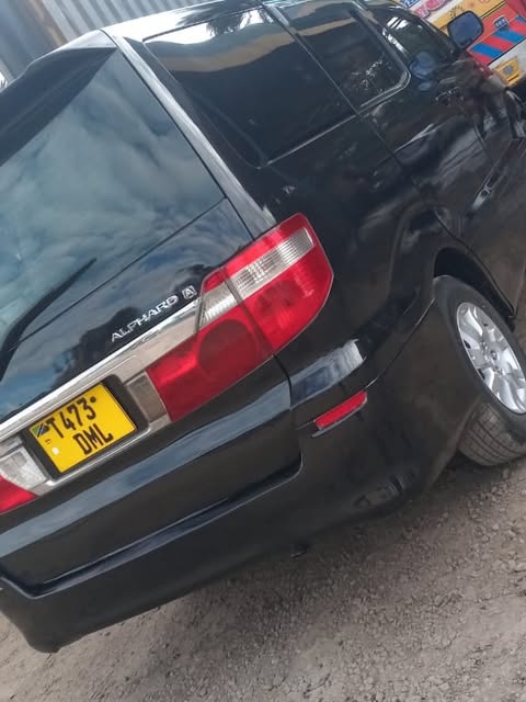Magari Alphard 2005 lipo Dar es Salaam
