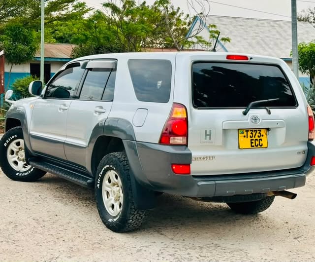 Toyota Surf bei poa sokoni Mwanza Tanzania