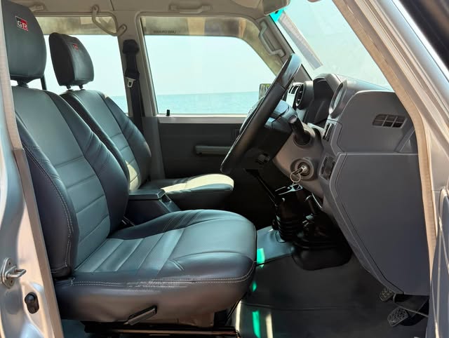 Magari Sokoni Toyota Land Cruiser 70 Series ya Bei Poa 2019