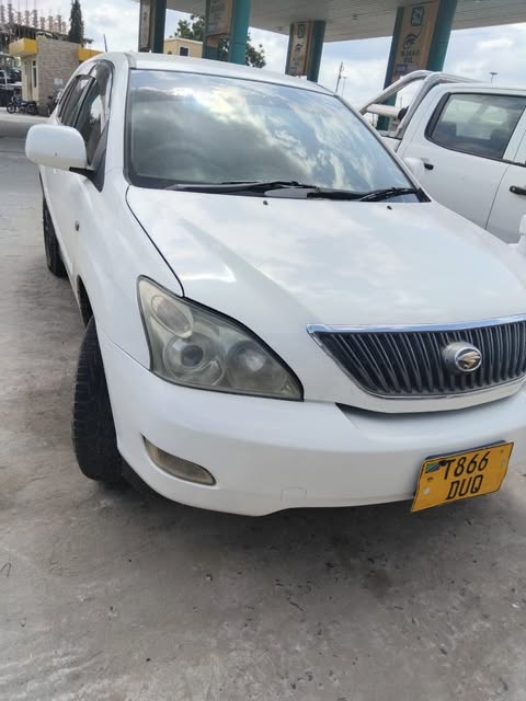 Magari Harrier 2005 lipo Dar es Salaam