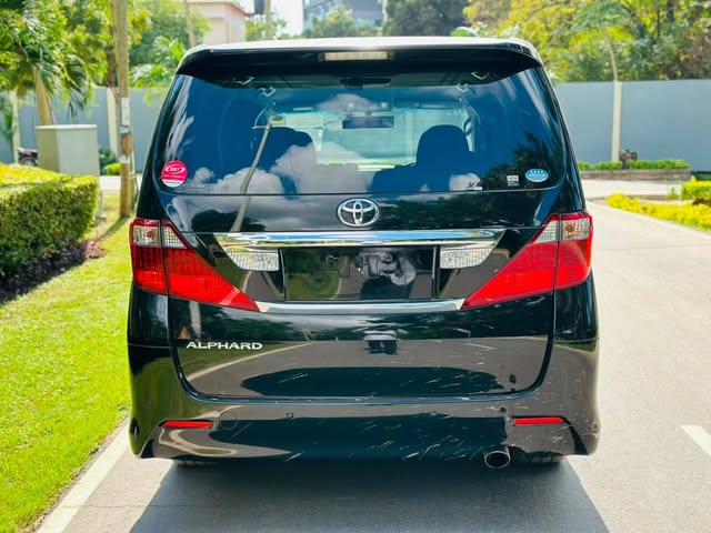 Magari Sokoni Toyota Alphard ya Bei Poa 2009