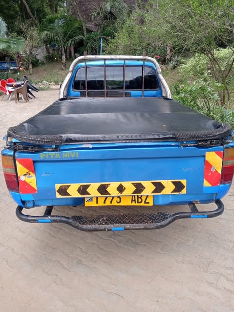 Magari Used Toyota Hilux 1993 Dar es Salaam Tanzania