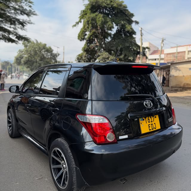 Toyota IST 2007 Inauzwa Arusha Tanzania