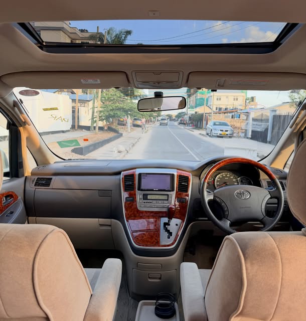 Magari Alphard 2004 lipo Dar es Salaam
