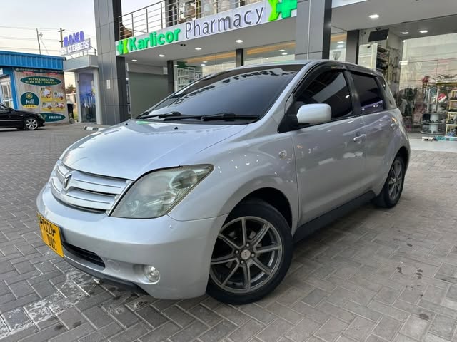 Magari IST 2004 lipo Dar es Salaam