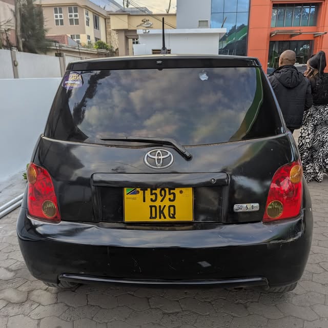 Toyota IST bei poa sokoni Arusha Tanzania