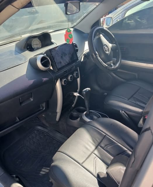 Magari Sokoni Toyota IST ya Bei Poa 2005