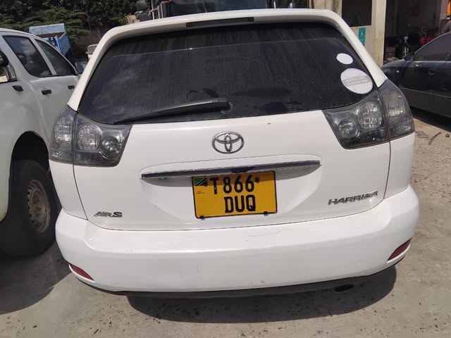 Toyota Harrier bei poa sokoni Dar es Salaam Tanzania