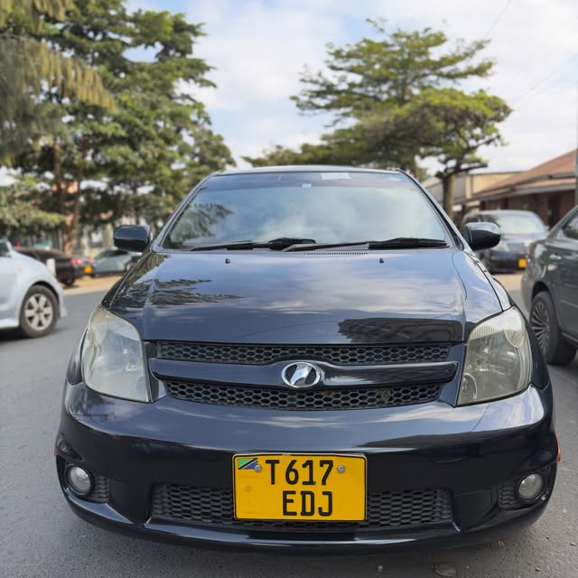 Magari Sokoni Toyota IST ya Bei Poa 2007