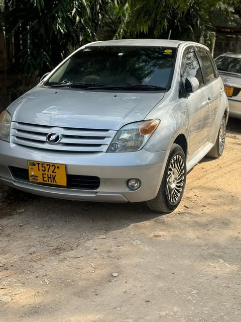 Bei ya Toyota IST 2005 Sokoni Dar es Salaam Tanzania