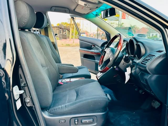Toyota Harrier bei poa sokoni Mwanza Tanzania