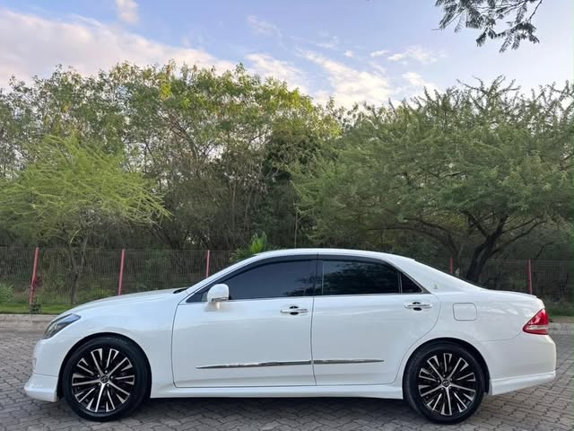 Buy Toyota Crown 2009 for Sale in Dar es Salaam