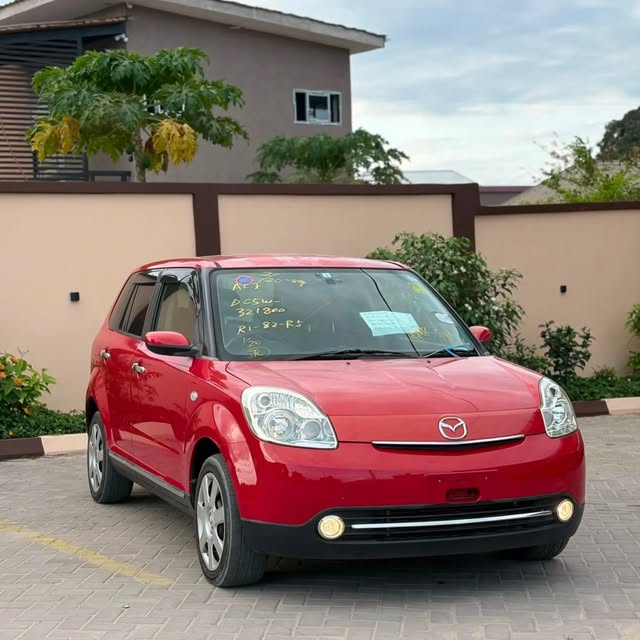Magari Sokoni Mazda Verisa ya Bei Poa 2009