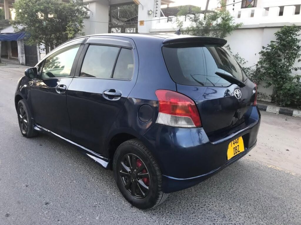 Toyota Vitz bei poa sokoni Dar es Salaam Tanzania