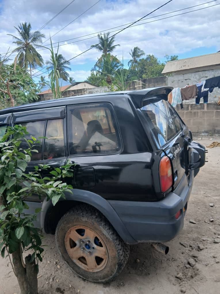 Price Of Toyota Rav4 1998 for Sale in Tanzania