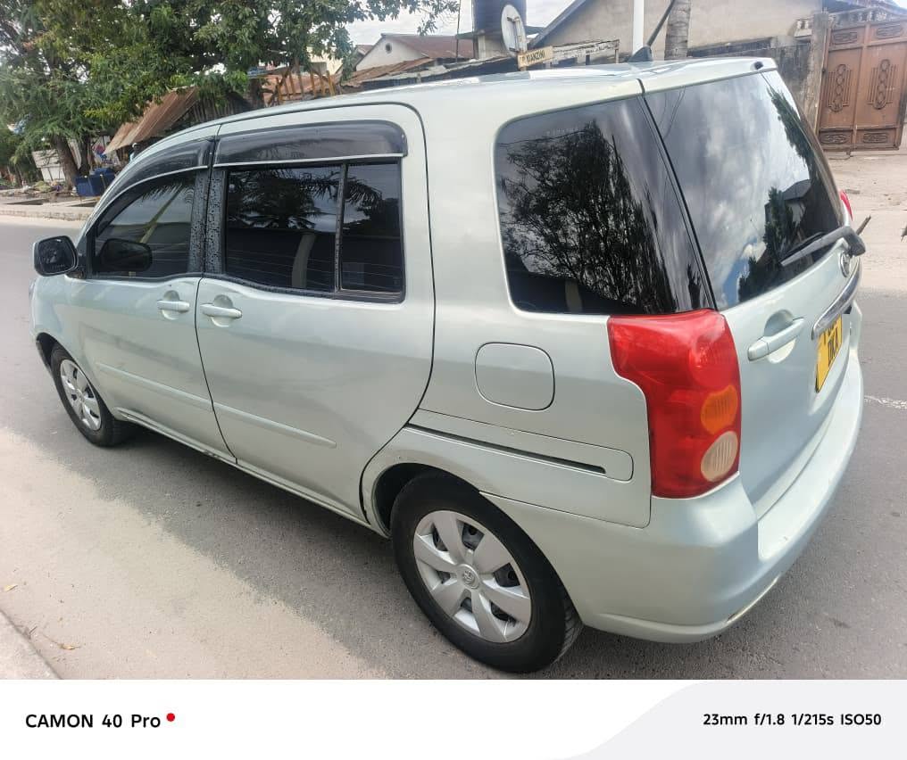 Magari Raum 2004 lipo Dar es Salaam