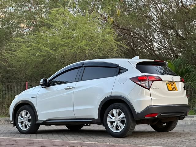 Price Honda Vezel 2016 for Sale in Dar es Salaam