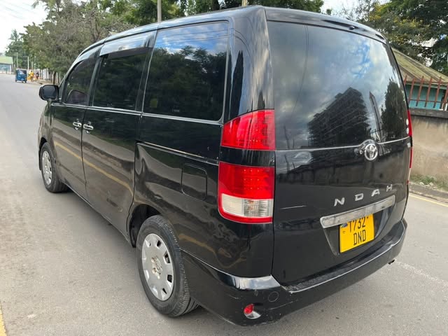 Toyota Noah 2005 for Sale in Dar es Salaam