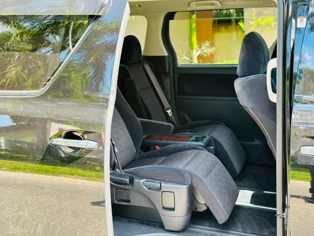 Magari Sokoni Toyota Alphard ya Bei Poa 2009