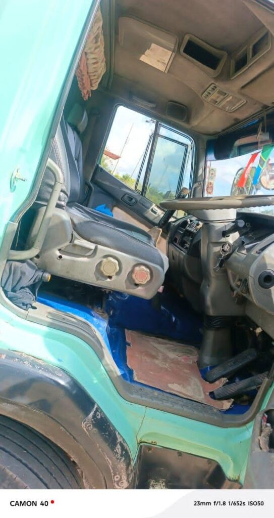 Magari Sokoni Mitsubishi Fuso ya Bei Poa 2000