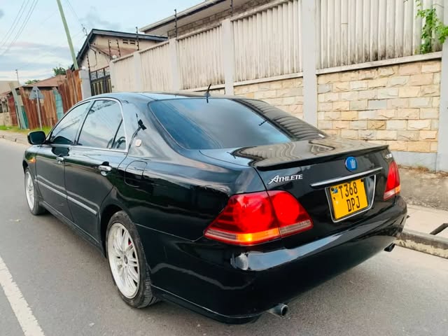 Toyota Crown 2007 Inauzwa Dar es Salaam Tanzania