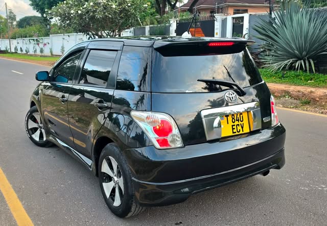 Bei ya Toyota IST 2005 Sokoni Dar es Salaam Tanzania