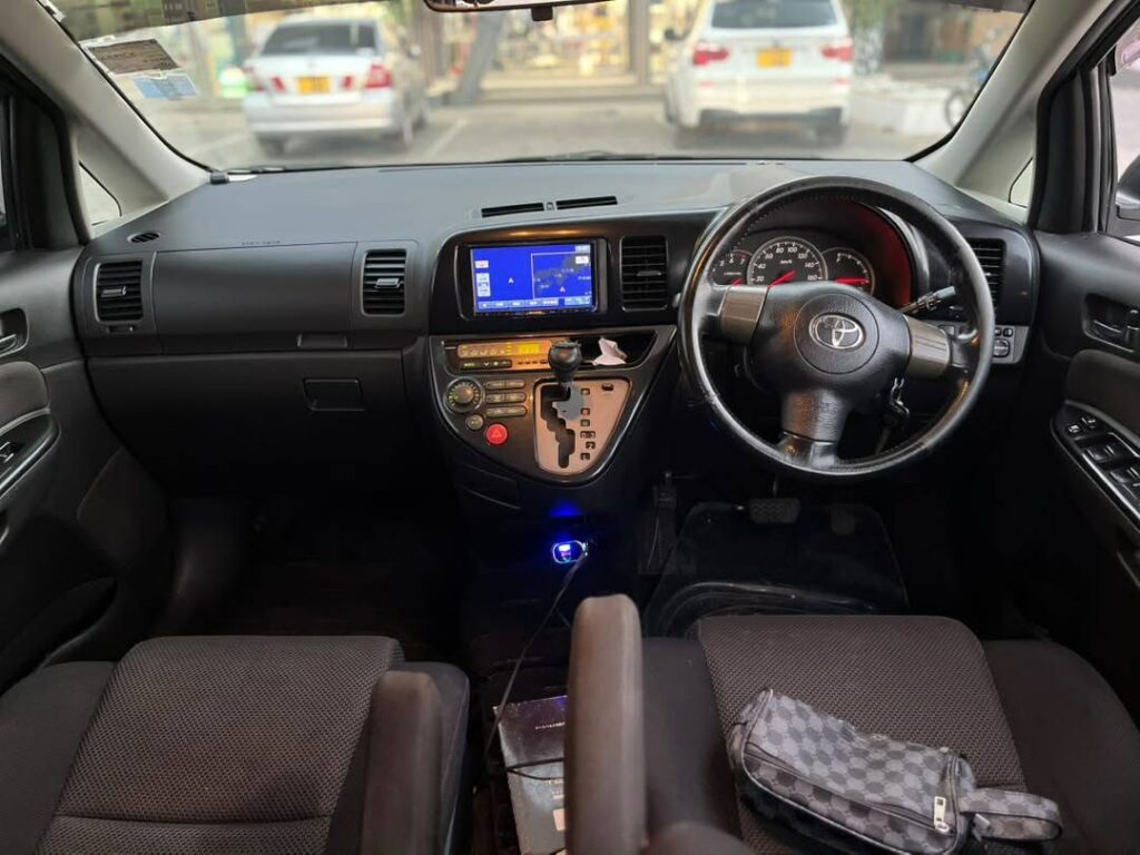 Toyota Wish bei poa sokoni Dar es Salaam Tanzania