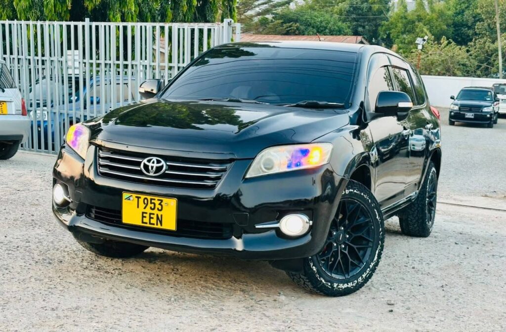 Magari Sokoni Toyota Vanguard ya Bei Poa 2008
