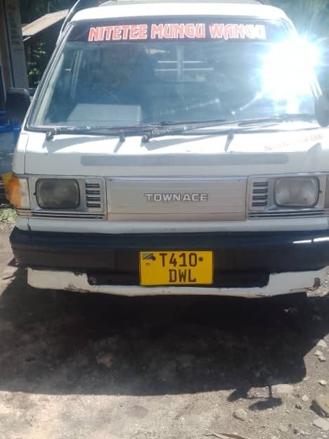 Bei ya Toyota TownAce 1990 Sokoni Dar es Salaam Tanzania