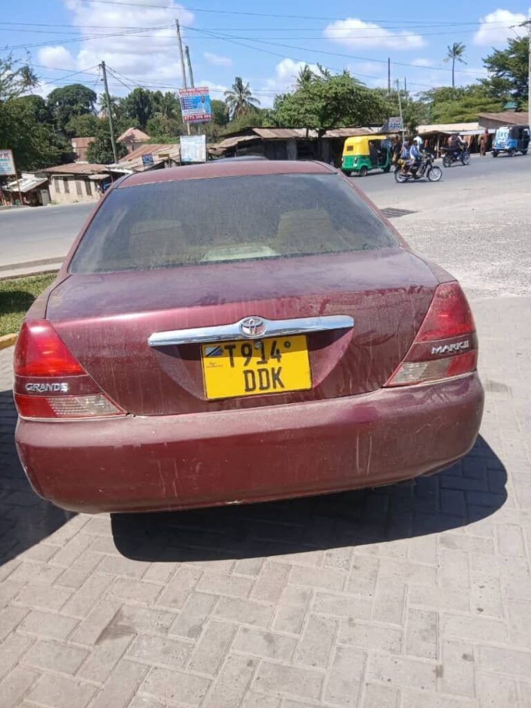 Magari Mark II 2003 lipo Dar es Salaam