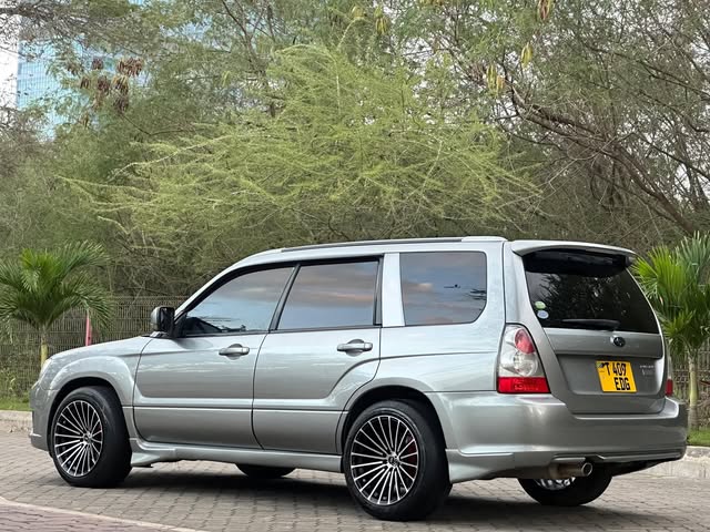 Subaru Forester bei poa sokoni Dar es Salaam Tanzania