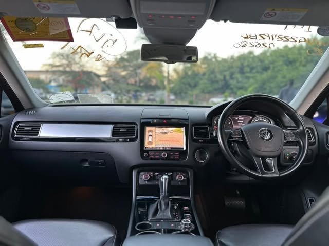 Magari Touareg 2011 lipo Dar es Salaam