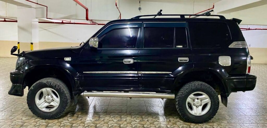 Magari Sokoni Toyota Land Cruiser Prado ya Bei Poa 2000