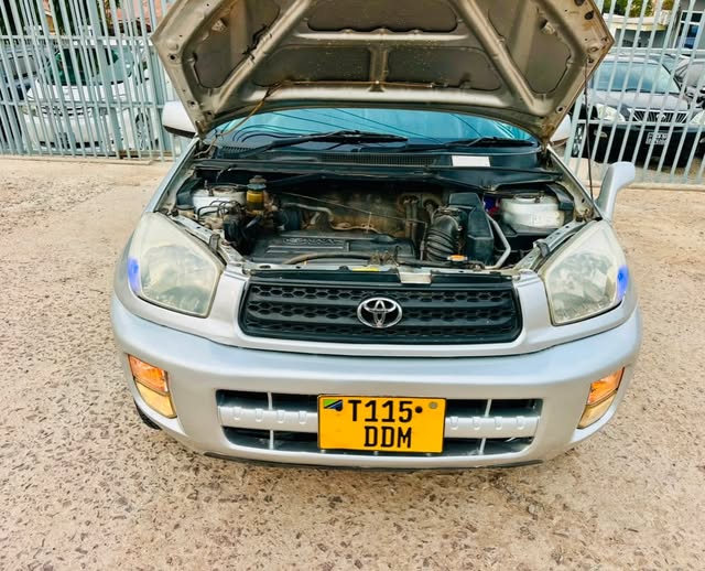 Toyota Rav4 bei poa sokoni Mwanza Tanzania