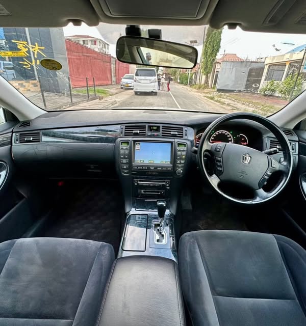 Toyota Crown 2005 for Sale in Dar es Salaam