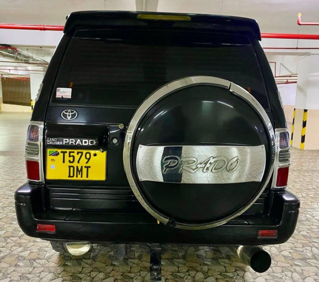 Magari Sokoni Toyota Land Cruiser Prado ya Bei Poa 2000