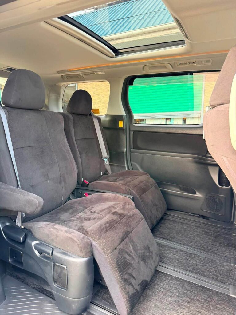 Toyota Alphard 2011 for Sale in Dar es Salaam
