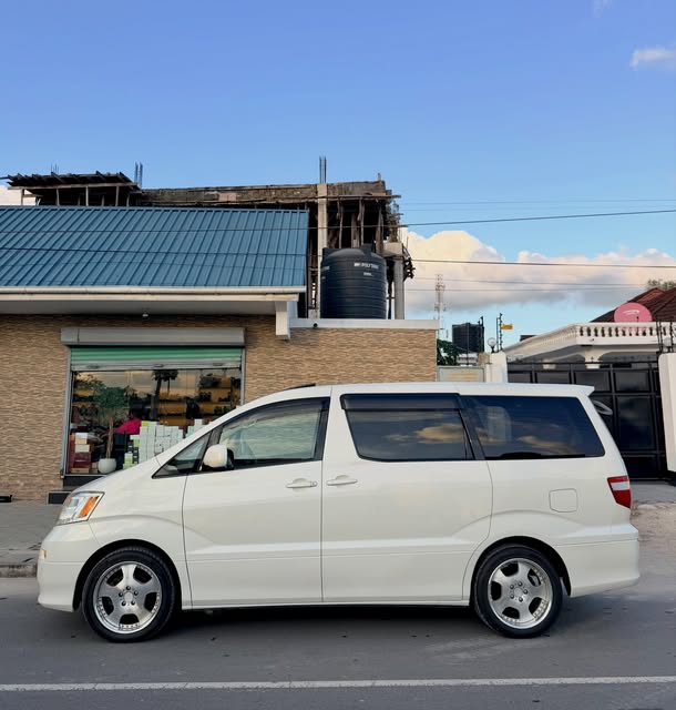 Bei ya Toyota Alphard 2004 Sokoni Dar es Salaam Tanzania