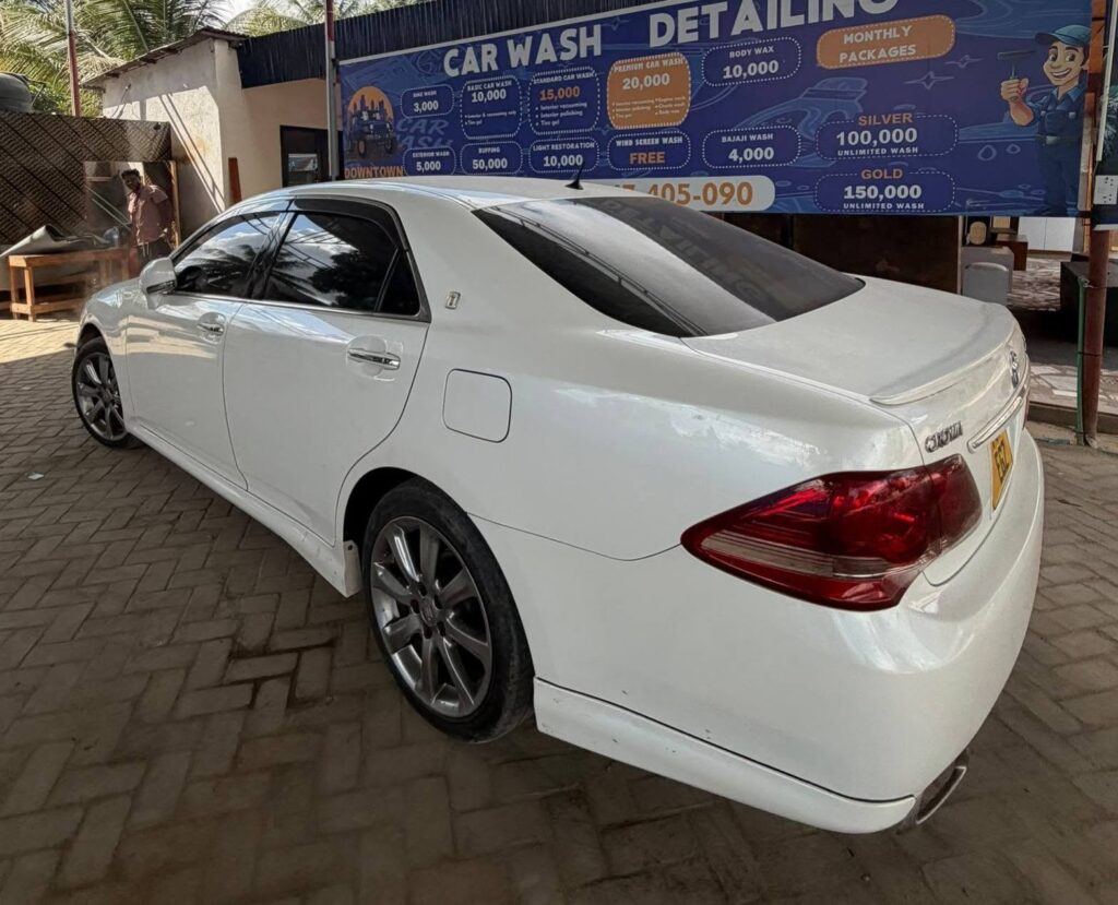 Buy Toyota Crown 2009 for Sale in Dar es Salaam