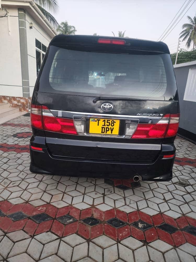 Magari Sokoni Toyota Alphard ya Bei Poa 2005