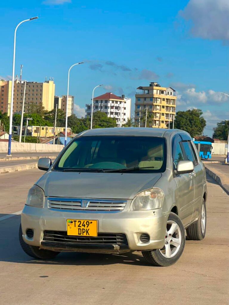 Price Toyota Raum 2004 for Sale in Dar es Salaam